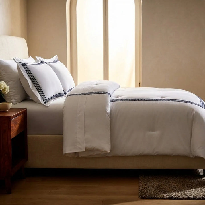 LOEWS KING 1PC COMFORTER 260*240CM FILLING 300GSM 2 PCS PILLOW CASE 50*75+5CM*2 WHT الألحفة