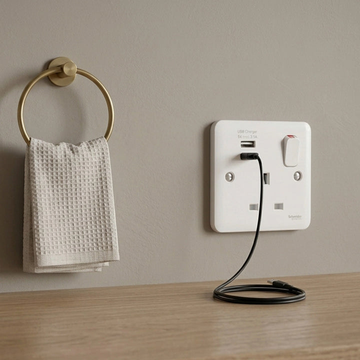  LISSE WH MOULDED SS Comb. 2xUSB SP 2.1A WH