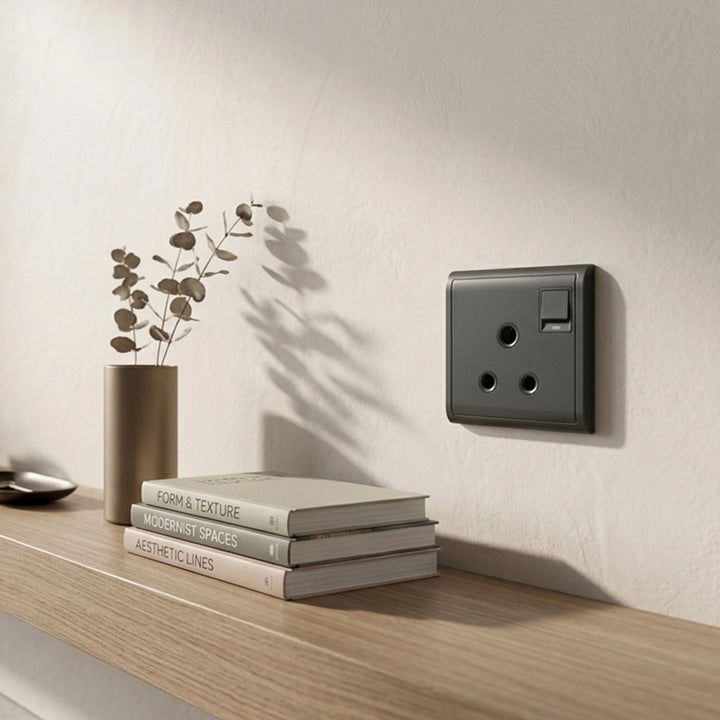 PIENO-15A 1 G 3 Round Pin Switched Socket w