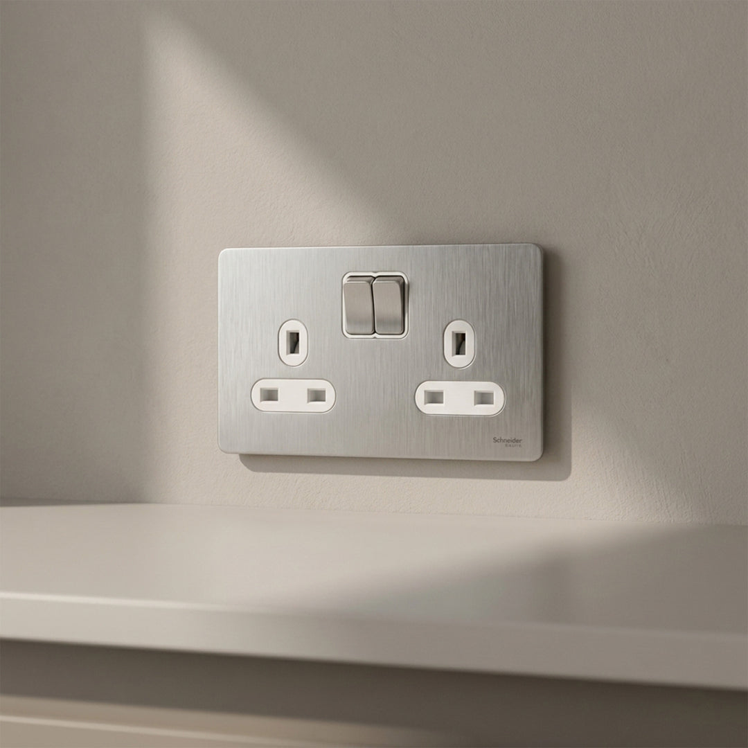 Ultimate 13A 2G Switch Socket SS Black Double