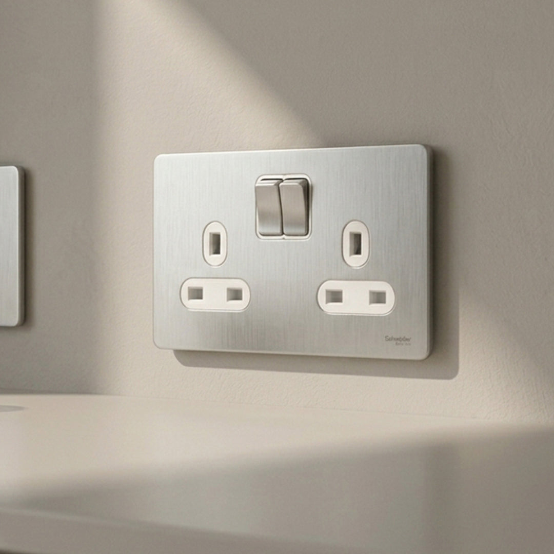 Ultimate 13A 2G Switch Socket SS Black Double