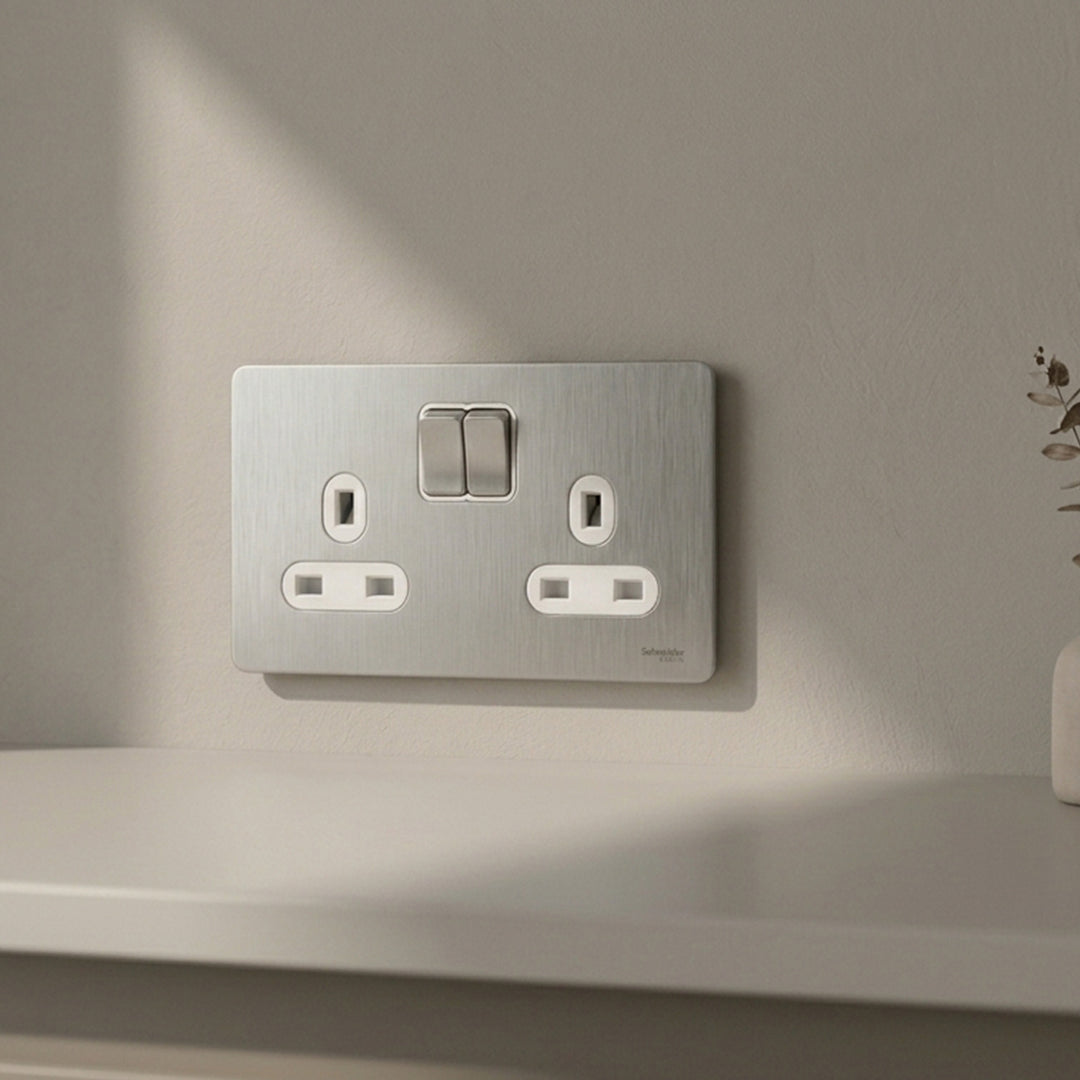 Ultimate 13A 2G Switch Socket SS Black Double