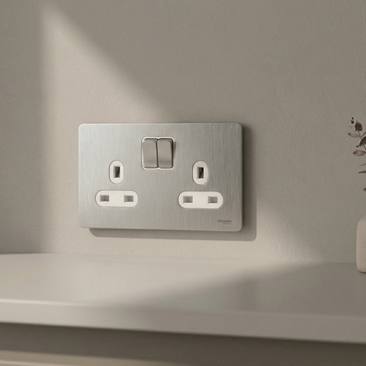 Ultimate 13A 2G Switch Socket SS Black Double