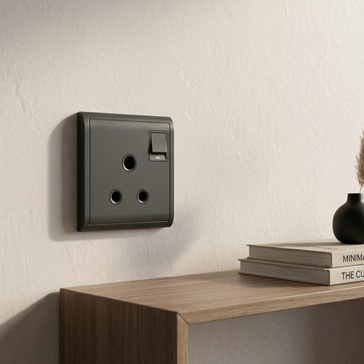 PIENO-15A 1 G 3 Round Pin Switched Socket w