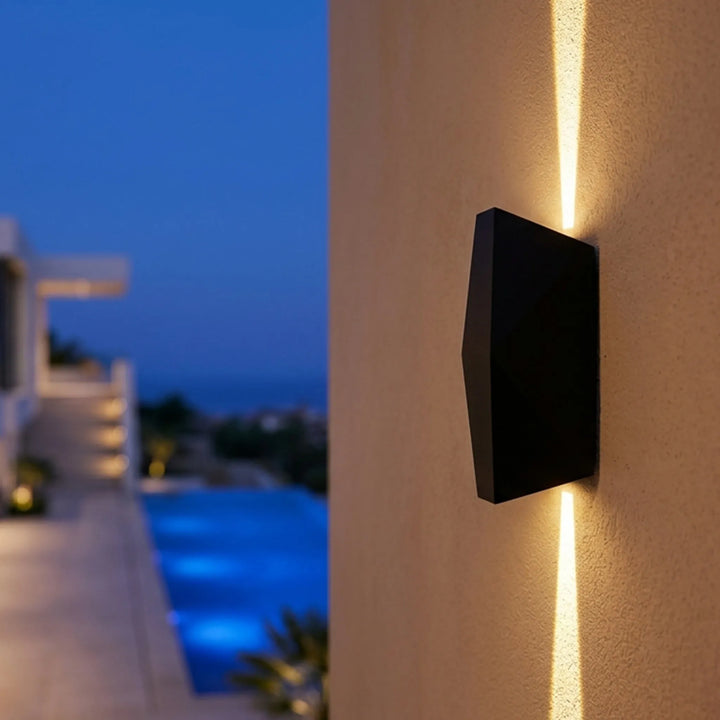 OUTDOOR Wall Lamp 6W 3000K - Black