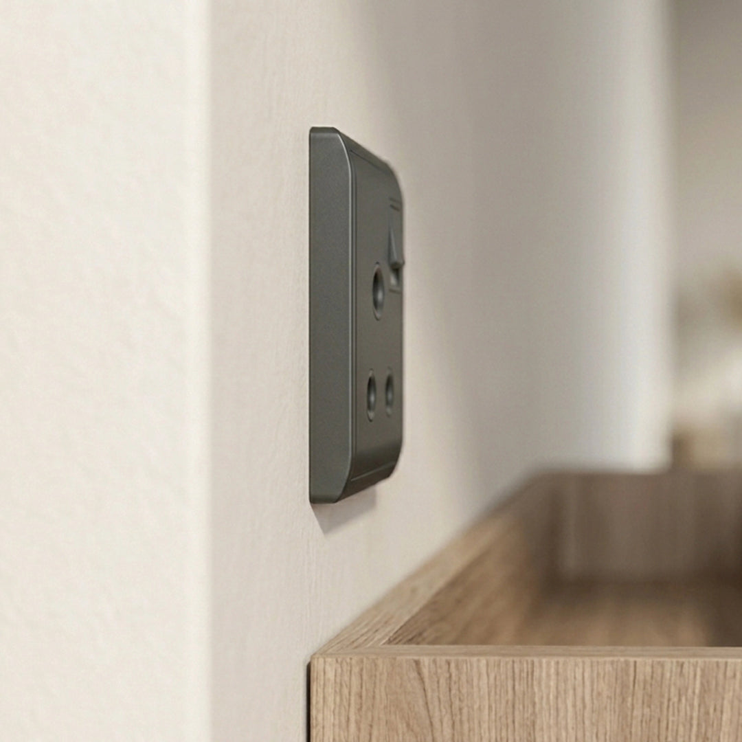 PIENO-15A 1 G 3 Round Pin Switched Socket w