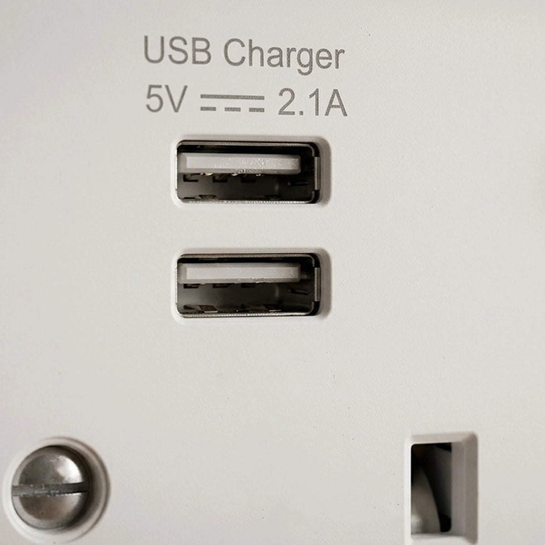  LISSE WH MOULDED SS Comb. 2xUSB SP 2.1A WH