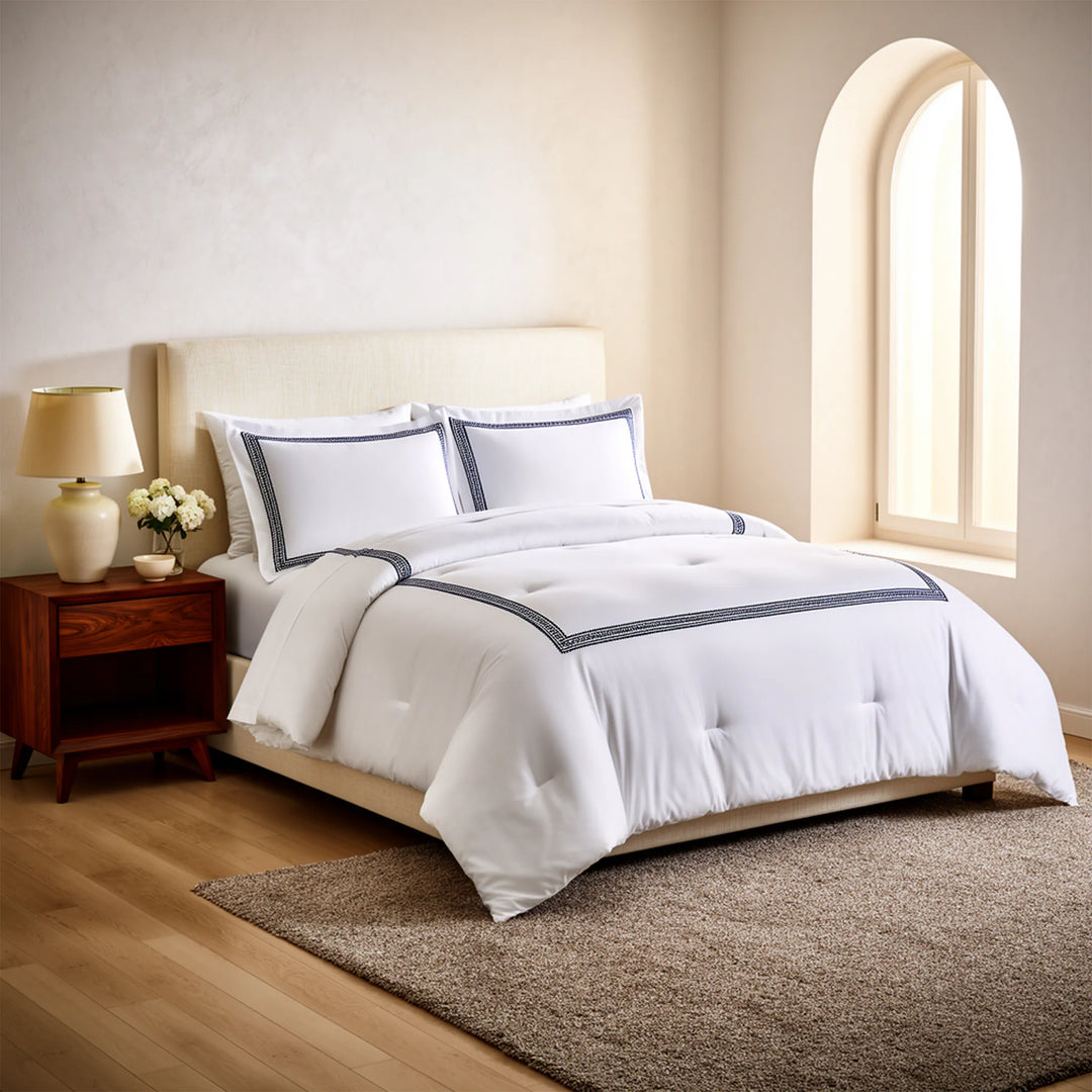 LOEWS KING 1PC COMFORTER 260*240CM FILLING 300GSM 2 PCS PILLOW CASE 50*75+5CM*2 WHT الألحفة